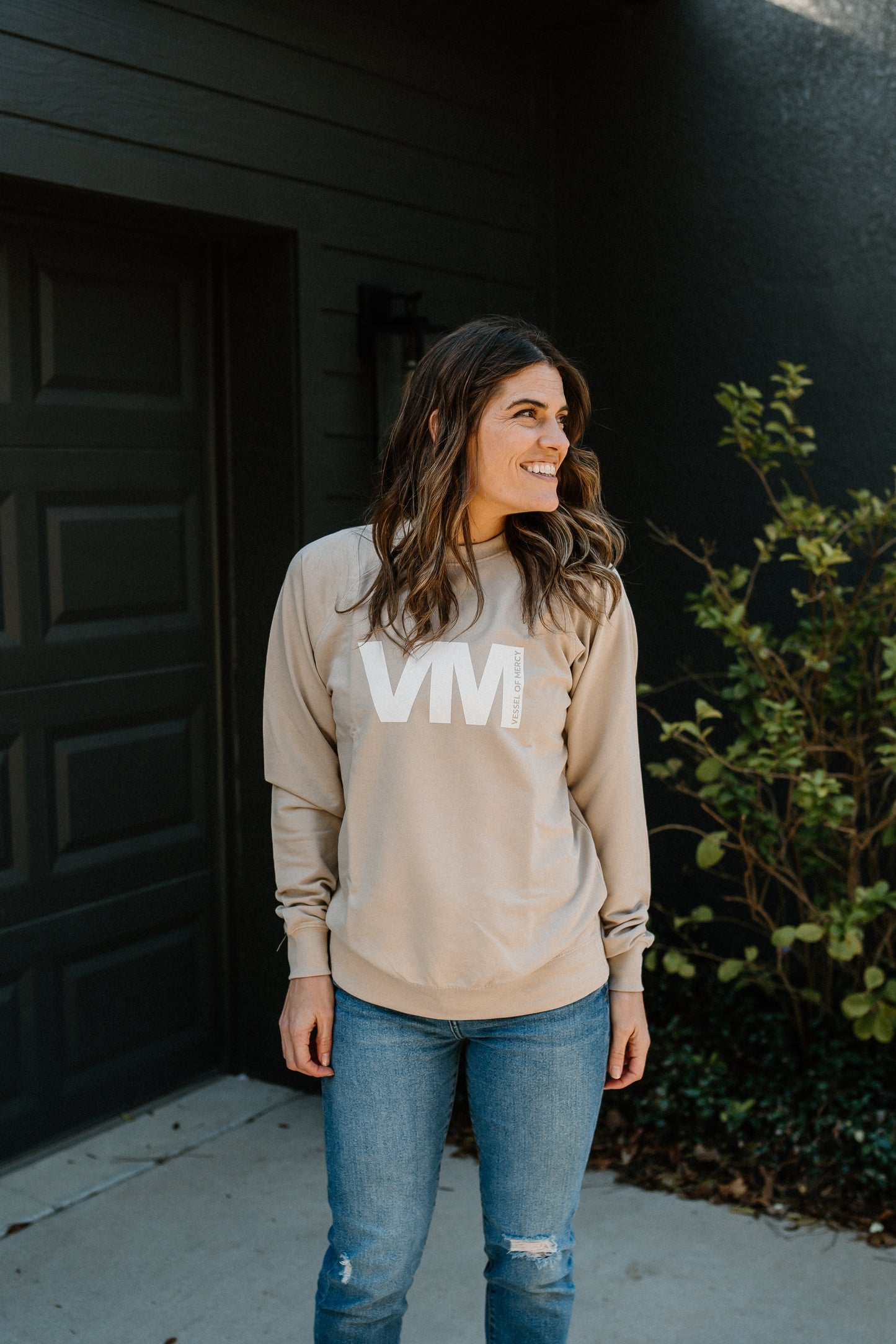 Cream long sleeve sweatshirt VM logo